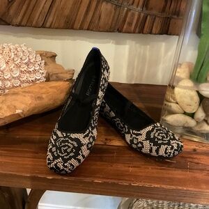 Rothy’s Gardenia Ballet Flats , Color Black/ Cream, Size 8.5